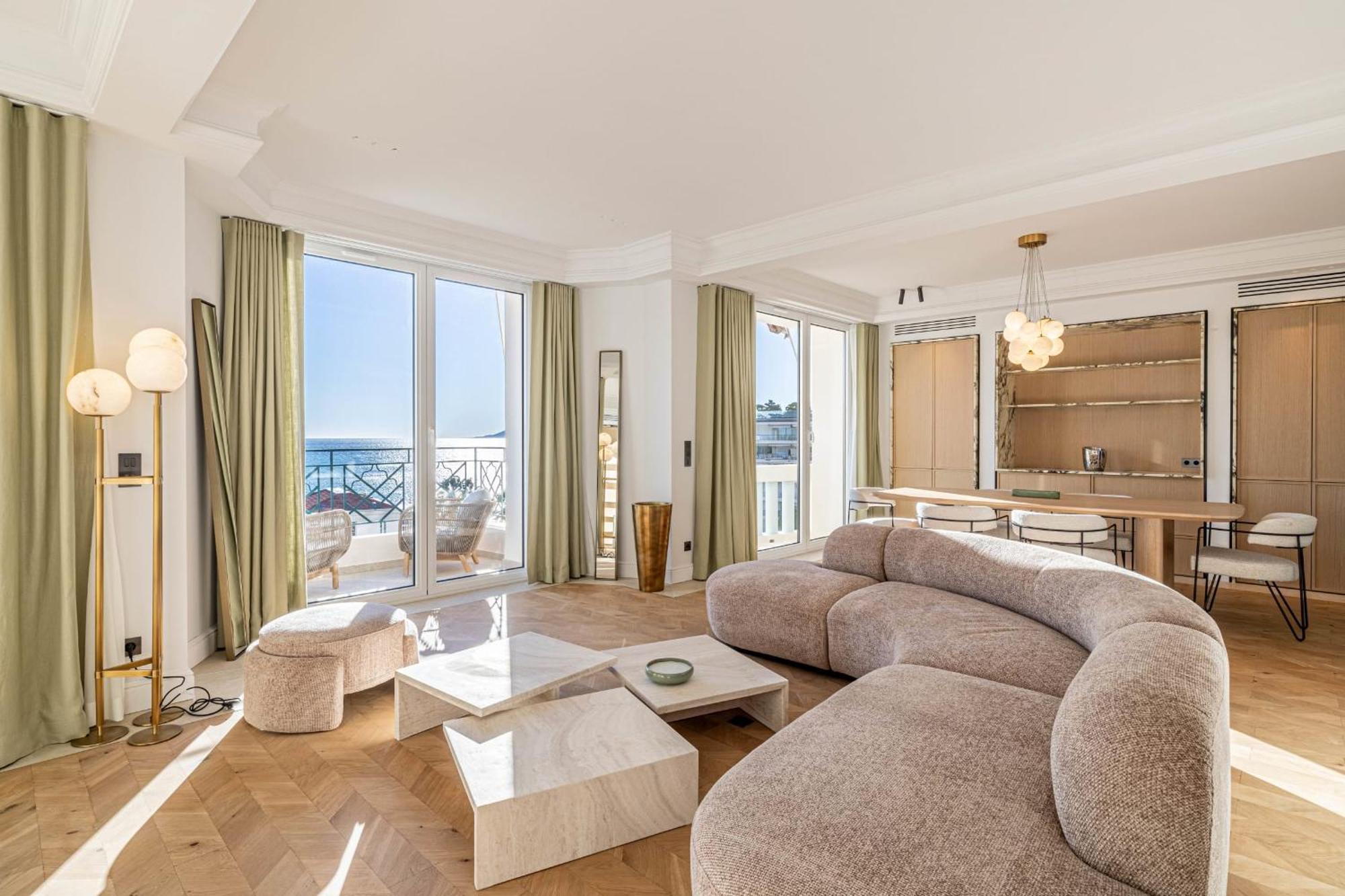 Appartement 1974 - Luxurious 3 Bedrooms - Sea View & Parking *