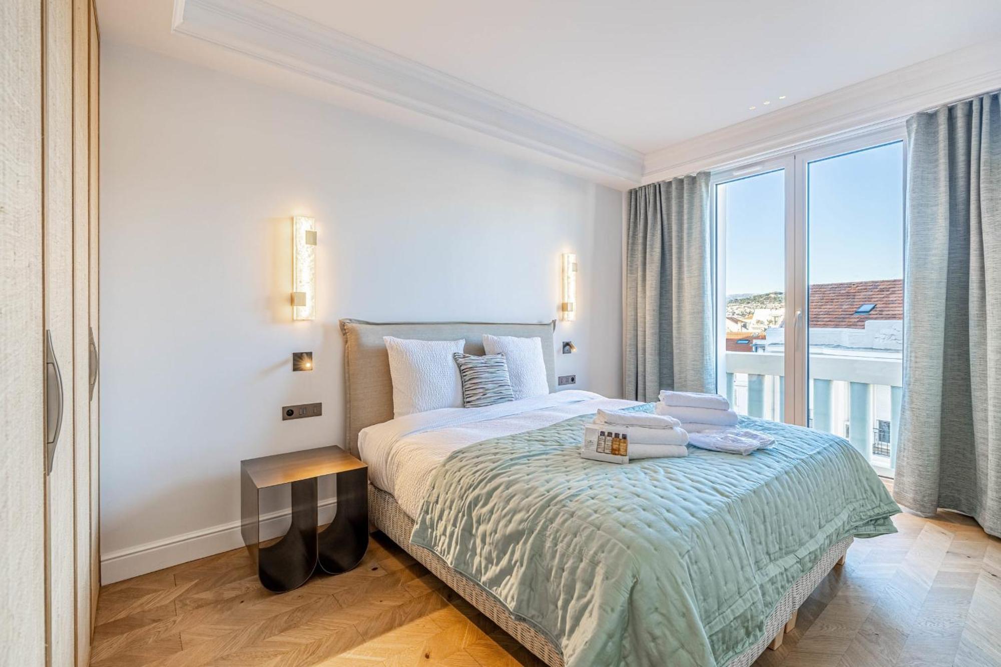 1974 - Luxurious 3 Bedrooms - Sea View & Parking Appartement